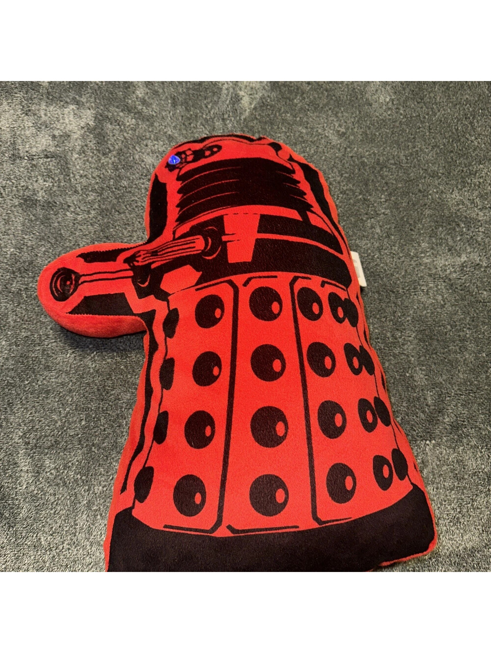 DOCTOR WHO DALEK LIGHT UP TALKING "EXTERMINATE" PLUSH PILLOW RED & BLACK WORKS